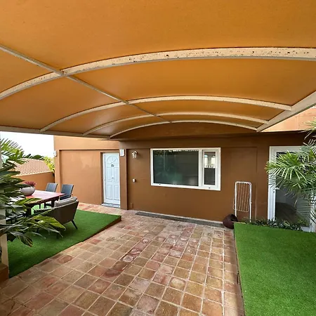 بيت للعطل Con Piscina Y Jardin Con Vistas Al Mar *