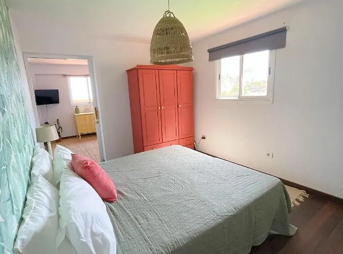 Con Piscina Y Jardin Con Vistas Al Mar